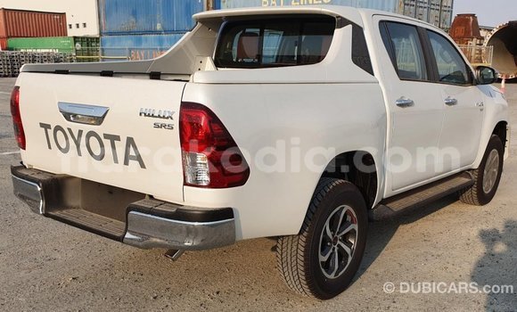 Acheter Import Voiture Toyota Hilux Blanc à Import - Dubai, Diana Acheter Import Voiture Toyota Hilux Blanc à Import - Dubai, Diana