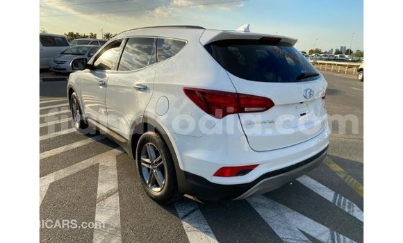 Acheter Import Voiture Hyundai Santa Fe Blanc à Import - Dubai, Diana Acheter Import Voiture Hyundai Santa Fe Blanc à Import - Dubai, Diana