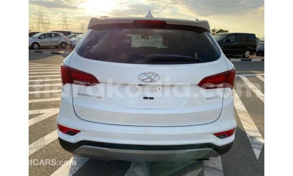 Acheter Import Voiture Hyundai Santa Fe Blanc à Import - Dubai, Diana Acheter Import Voiture Hyundai Santa Fe Blanc à Import - Dubai, Diana