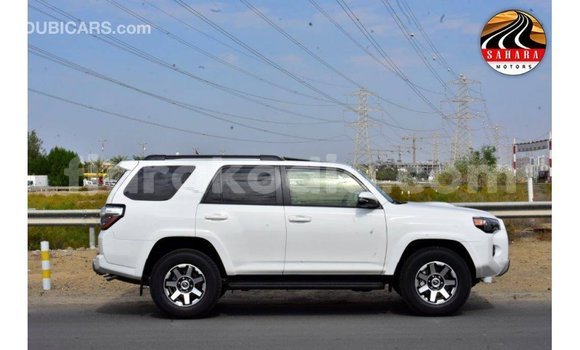 Acheter Import Utilitaire Toyota HiAce Blanc à Import - Dubai, Diana Acheter Import Utilitaire Toyota HiAce Blanc à Import - Dubai, Diana