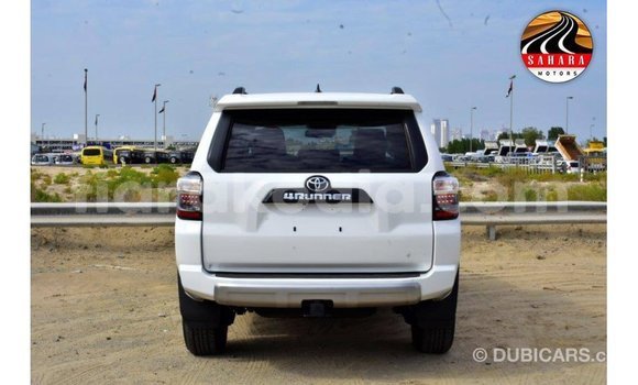 Acheter Import Utilitaire Toyota HiAce Blanc à Import - Dubai, Diana Acheter Import Utilitaire Toyota HiAce Blanc à Import - Dubai, Diana