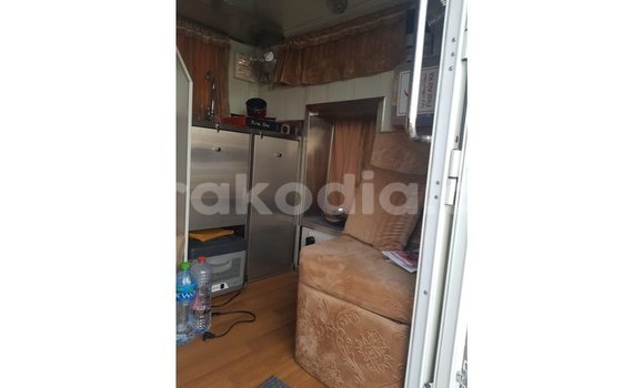 Acheter Import Voiture Kia Carens Blanc à Import - Dubai, Diana Acheter Import Voiture Kia Carens Blanc à Import - Dubai, Diana