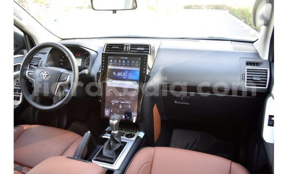 Acheter Import Voiture Toyota Prado Noir à Import - Dubai, Diana Acheter Import Voiture Toyota Prado Noir à Import - Dubai, Diana