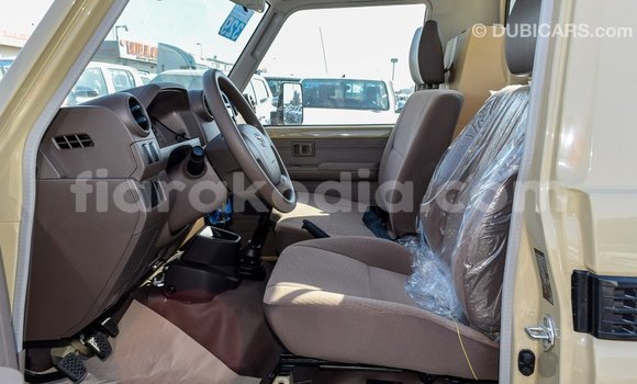 Buy Import Toyota Land Cruiser Beige Car in Import - Dubai in Diana Buy Import Toyota Land Cruiser Beige Car in Import - Dubai in Diana