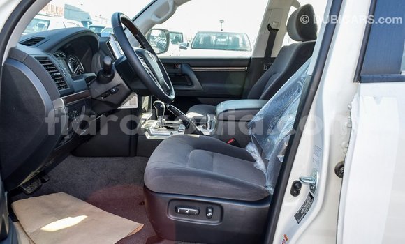 Buy Import Toyota Land Cruiser White Car in Import - Dubai in Diana Buy Import Toyota Land Cruiser White Car in Import - Dubai in Diana