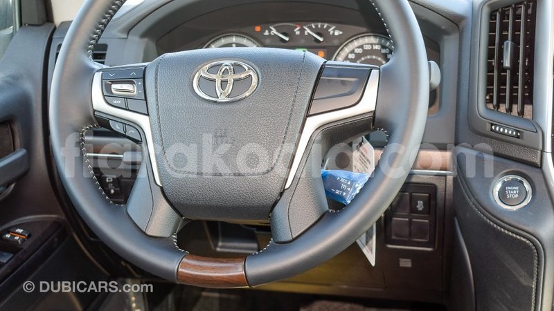 Big with watermark toyota land cruiser diana import dubai 4722