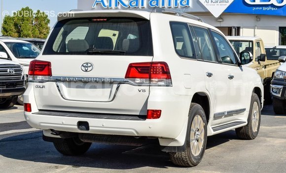 Buy Import Toyota Land Cruiser White Car in Import - Dubai in Diana Buy Import Toyota Land Cruiser White Car in Import - Dubai in Diana