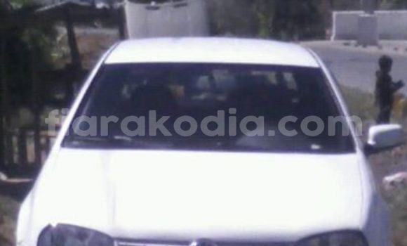 Acheter Occasion Voiture Volkswagen Golf Blanc à Antananarivo au Analamanga Acheter Occasion Voiture Volkswagen Golf Blanc à Antananarivo au Analamanga