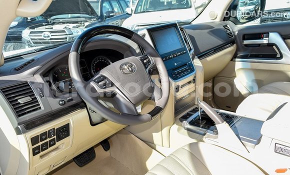 Buy Import Toyota Land Cruiser White Car in Import - Dubai in Diana Buy Import Toyota Land Cruiser White Car in Import - Dubai in Diana