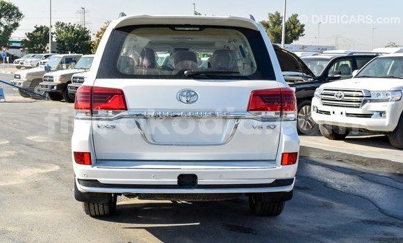 Buy Import Toyota Land Cruiser White Car in Import - Dubai in Diana Buy Import Toyota Land Cruiser White Car in Import - Dubai in Diana