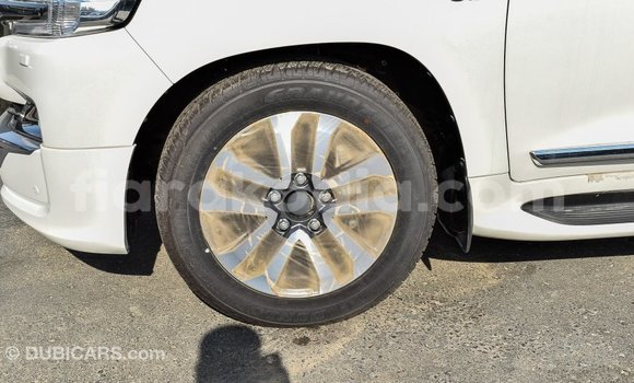 Buy Import Toyota Land Cruiser White Car in Import - Dubai in Diana Buy Import Toyota Land Cruiser White Car in Import - Dubai in Diana
