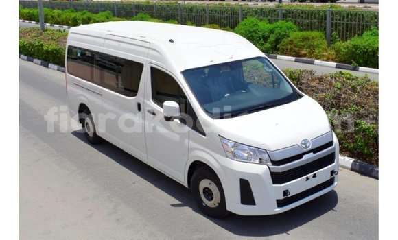 Acheter Import Voiture Toyota Hiace Blanc à Import - Dubai, Diana Acheter Import Voiture Toyota Hiace Blanc à Import - Dubai, Diana