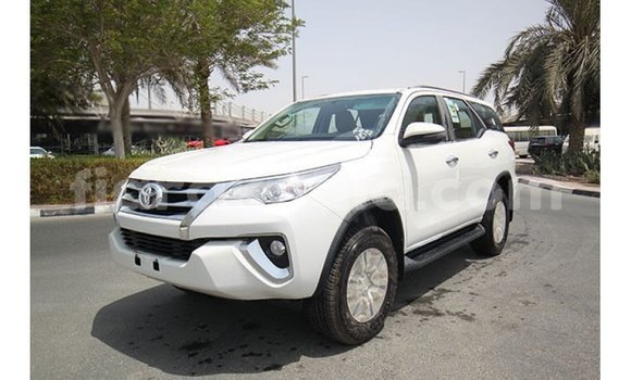 Acheter Import Voiture Toyota Fortuner Blanc à Import - Dubai, Diana Acheter Import Voiture Toyota Fortuner Blanc à Import - Dubai, Diana