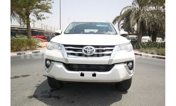 Acheter Import Voiture Toyota Fortuner Blanc à Import - Dubai, Diana Acheter Import Voiture Toyota Fortuner Blanc à Import - Dubai, Diana