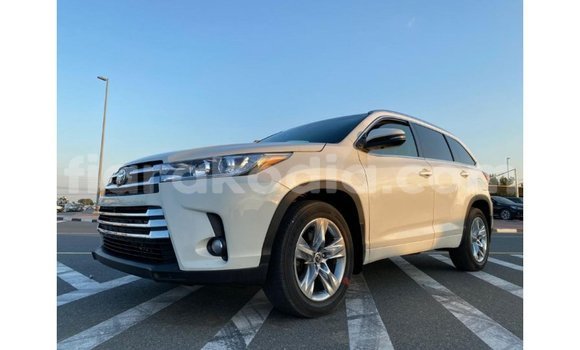 Buy Import Toyota Highlander White Car in Import - Dubai in Diana Buy Import Toyota Highlander White Car in Import - Dubai in Diana