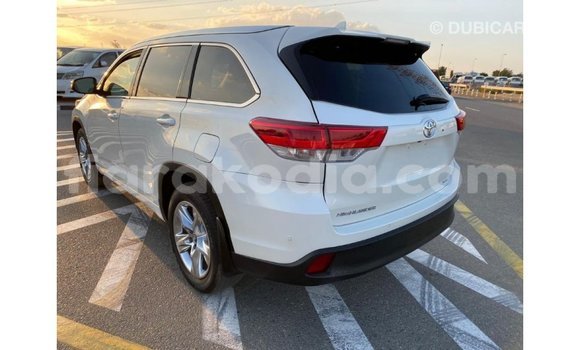 Buy Import Toyota Highlander White Car in Import - Dubai in Diana Buy Import Toyota Highlander White Car in Import - Dubai in Diana