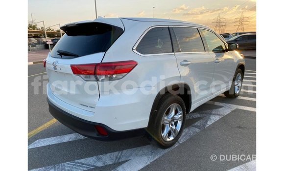 Buy Import Toyota Highlander White Car in Import - Dubai in Diana Buy Import Toyota Highlander White Car in Import - Dubai in Diana
