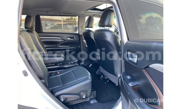 Buy Import Toyota Highlander White Car in Import - Dubai in Diana Buy Import Toyota Highlander White Car in Import - Dubai in Diana