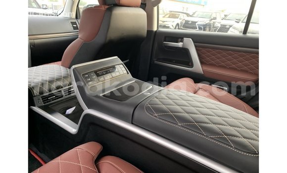 Acheter Import Voiture Toyota Land Cruiser Noir à Import - Dubai, Diana Acheter Import Voiture Toyota Land Cruiser Noir à Import - Dubai, Diana