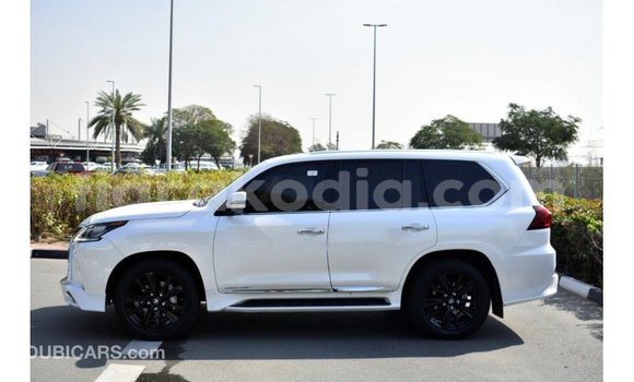 Acheter Import Voiture Lexus LX Blanc à Import - Dubai, Diana Acheter Import Voiture Lexus LX Blanc à Import - Dubai, Diana