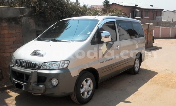 Acheter Neuf Voiture Hyundai H1 Gris à Antananarivo au Analamanga Acheter Neuf Voiture Hyundai H1 Gris à Antananarivo au Analamanga