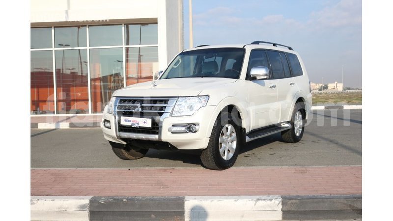 Big with watermark mitsubishi pajero diana import dubai 4771