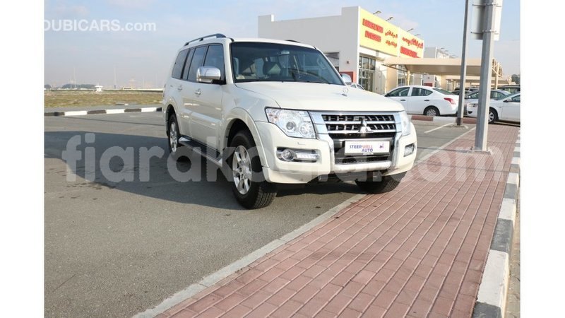 Big with watermark mitsubishi pajero diana import dubai 4771