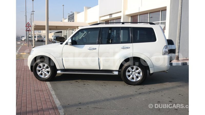 Big with watermark mitsubishi pajero diana import dubai 4771