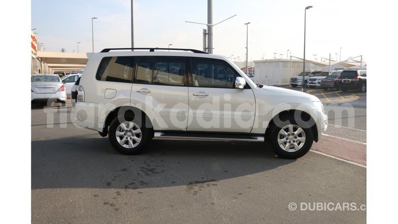 Big with watermark mitsubishi pajero diana import dubai 4771