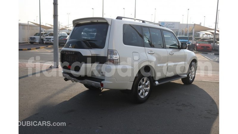 Big with watermark mitsubishi pajero diana import dubai 4771