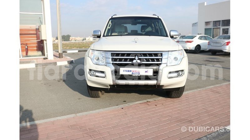 Big with watermark mitsubishi pajero diana import dubai 4771