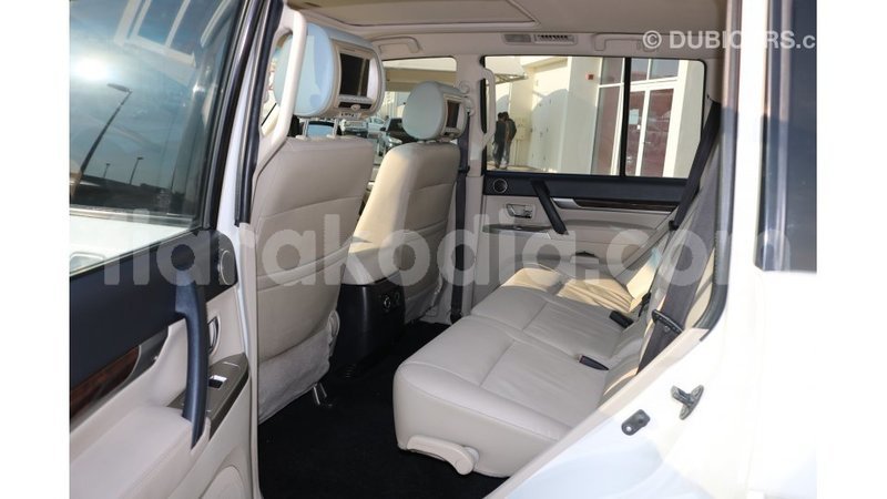 Big with watermark mitsubishi pajero diana import dubai 4771