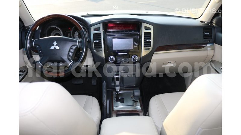 Big with watermark mitsubishi pajero diana import dubai 4771