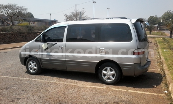 Acheter Neuf Voiture Hyundai H1 Gris à Antananarivo, Analamanga Acheter Neuf Voiture Hyundai H1 Gris à Antananarivo, Analamanga