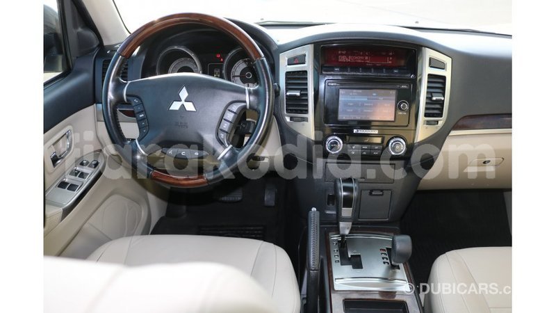 Big with watermark mitsubishi pajero diana import dubai 4771