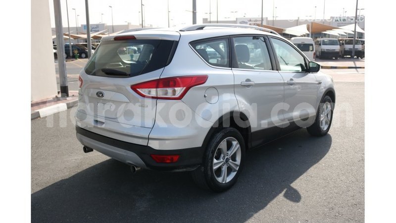 Big with watermark ford escape diana import dubai 4779