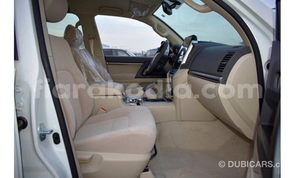 Acheter Import Voiture Toyota Land Cruiser Blanc à Import - Dubai, Diana Acheter Import Voiture Toyota Land Cruiser Blanc à Import - Dubai, Diana