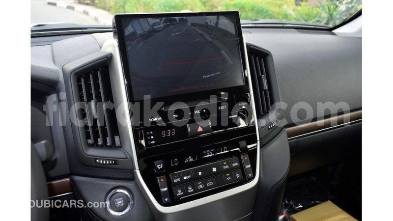 Big with watermark toyota land cruiser diana import dubai 4789