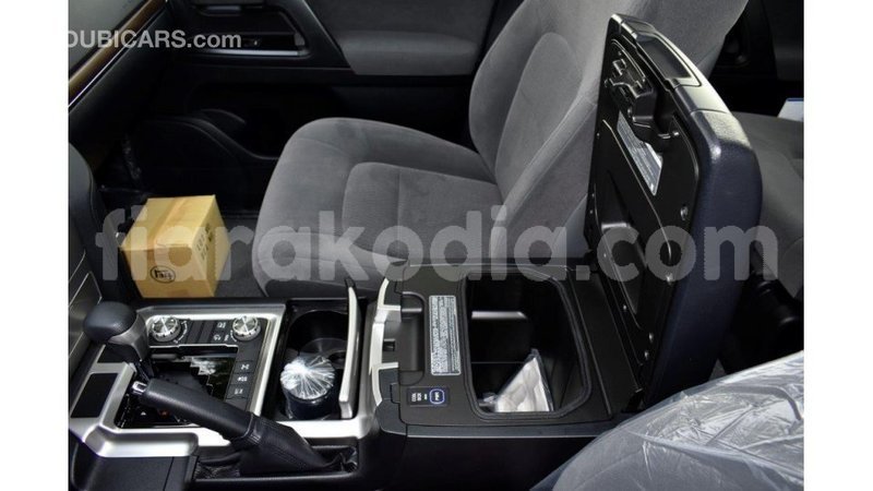 Big with watermark toyota land cruiser diana import dubai 4789