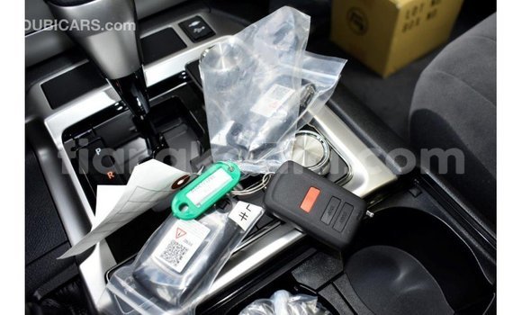 Acheter Import Voiture Toyota Land Cruiser Noir à Import - Dubai, Diana Acheter Import Voiture Toyota Land Cruiser Noir à Import - Dubai, Diana