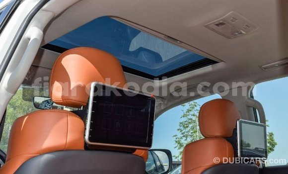 Acheter Import Voiture Toyota Land Cruiser Blanc à Import - Dubai, Diana Acheter Import Voiture Toyota Land Cruiser Blanc à Import - Dubai, Diana