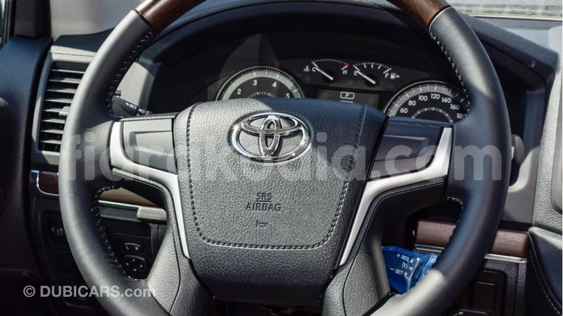 Big with watermark toyota land cruiser diana import dubai 4792