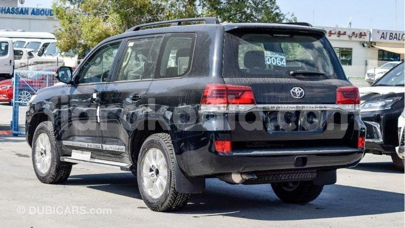 Big with watermark toyota land cruiser diana import dubai 4792