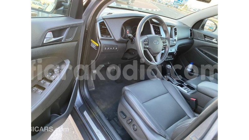 Big with watermark hyundai tucson diana import dubai 4793