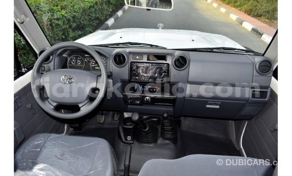 Hividy Toyota Land Cruiser fotsy Car in Import - Dubai in Diana Hividy Toyota Land Cruiser fotsy Car in Import - Dubai in Diana