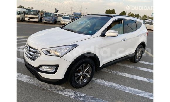 Acheter Import Voiture Hyundai Santa Fe Blanc à Import - Dubai, Diana Acheter Import Voiture Hyundai Santa Fe Blanc à Import - Dubai, Diana