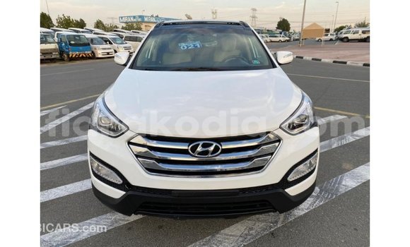 Acheter Import Voiture Hyundai Santa Fe Blanc à Import - Dubai, Diana Acheter Import Voiture Hyundai Santa Fe Blanc à Import - Dubai, Diana