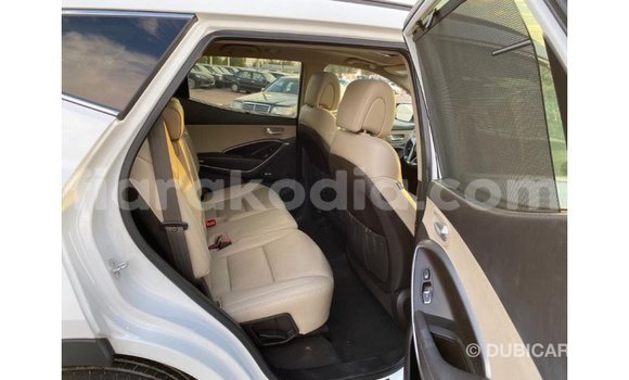 Acheter Import Voiture Hyundai Santa Fe Blanc à Import - Dubai, Diana Acheter Import Voiture Hyundai Santa Fe Blanc à Import - Dubai, Diana