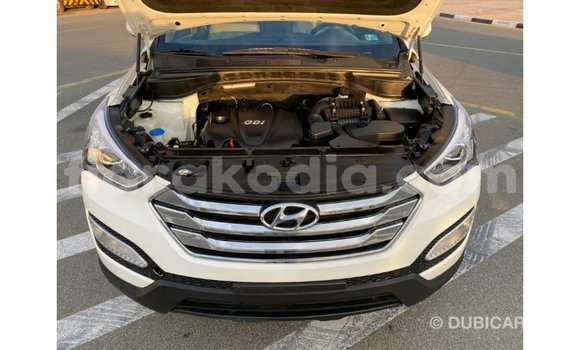 Acheter Import Voiture Hyundai Santa Fe Blanc à Import - Dubai, Diana Acheter Import Voiture Hyundai Santa Fe Blanc à Import - Dubai, Diana