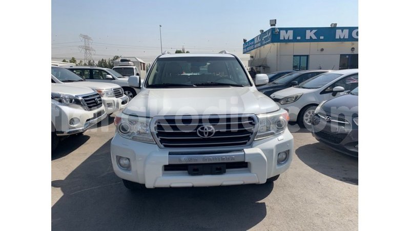 Big with watermark toyota land cruiser diana import dubai 4803